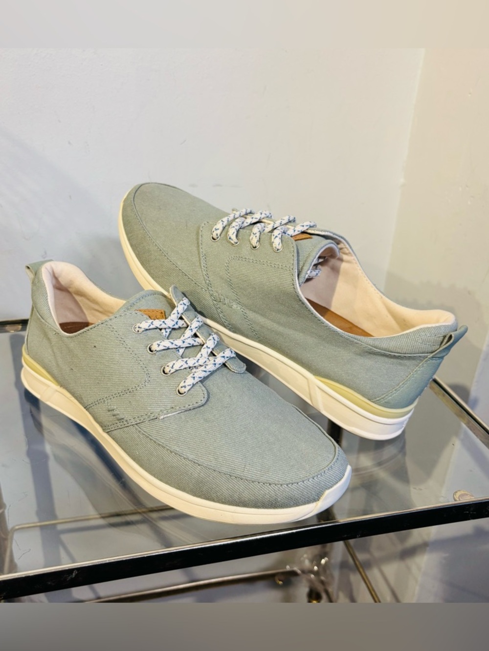 Reef Rover Low Canvas Sneakers Women’s Size 9.5